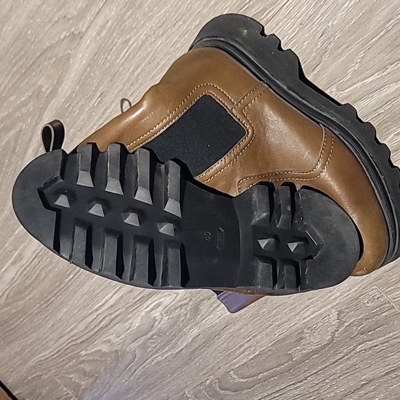 ZARA FLAT LEATHER BOOTS - Picture 2 of 7